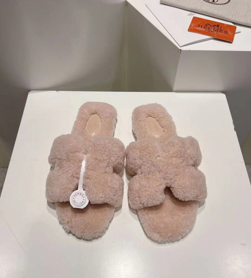 H**mes slippers